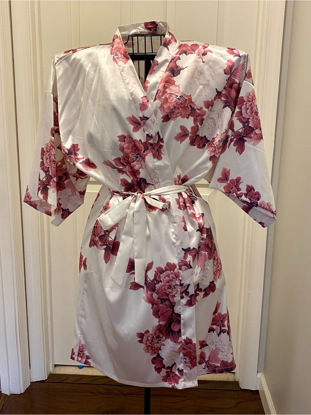 Floral Satin Wrap Robe in White and Pink